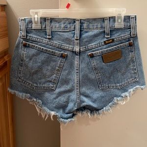 COPY - WRANGLER DENIM MEDIUM WASH SHORTS